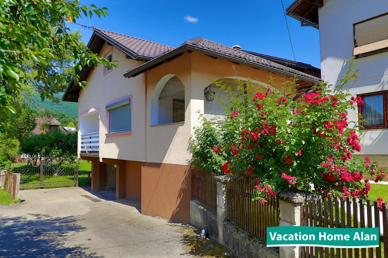 Vacation Home Alan Kulen Vakuf Eksteriør bilde