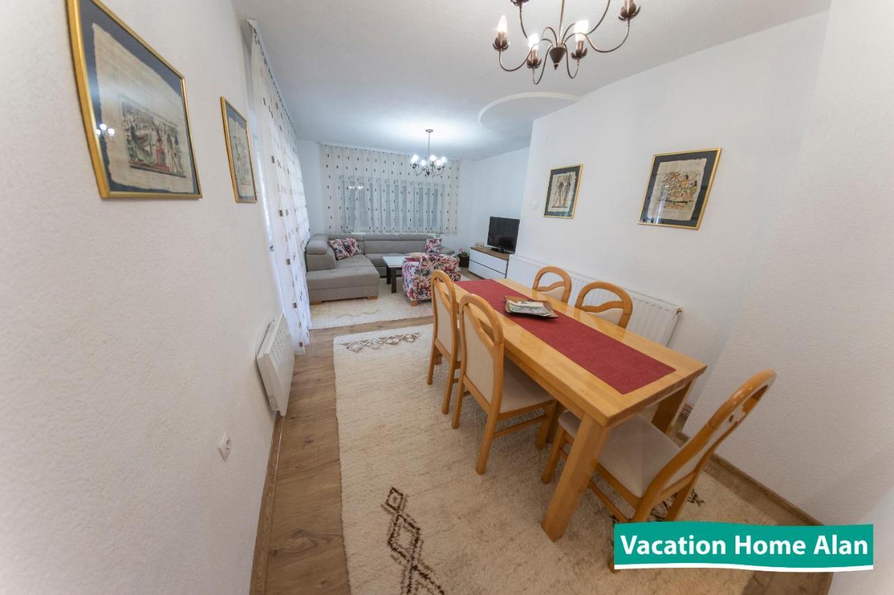 Vacation Home Alan Kulen Vakuf Eksteriør bilde
