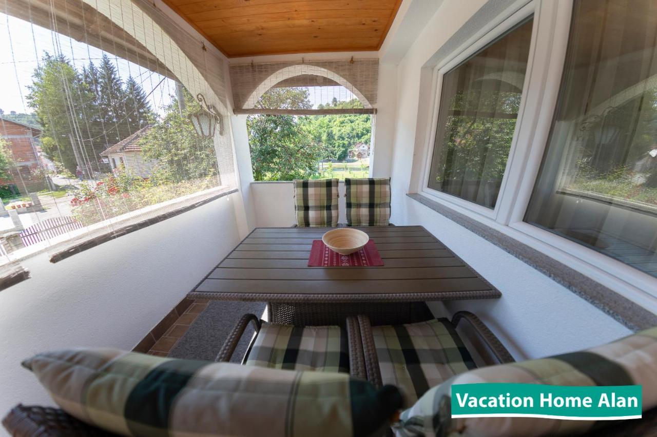 Vacation Home Alan Kulen Vakuf Eksteriør bilde
