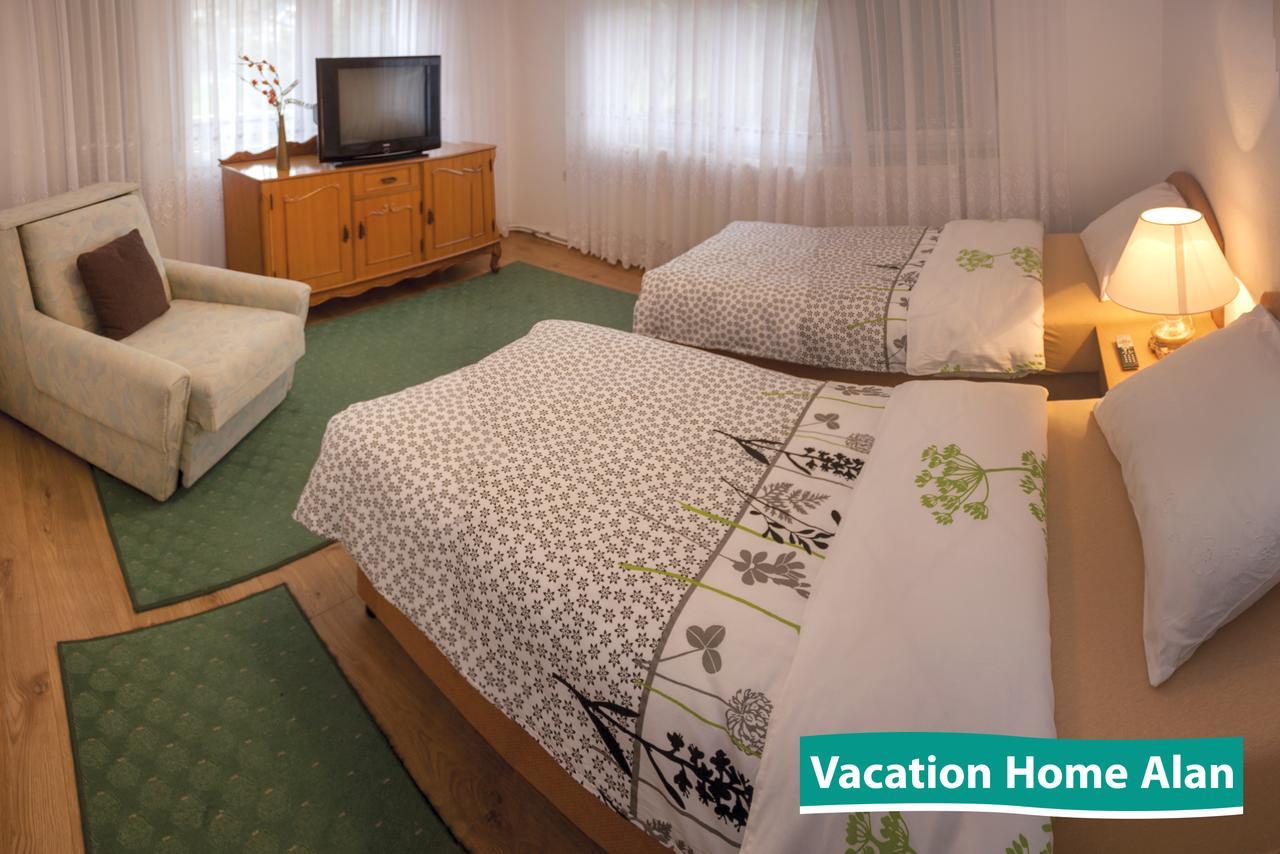 Vacation Home Alan Kulen Vakuf Eksteriør bilde